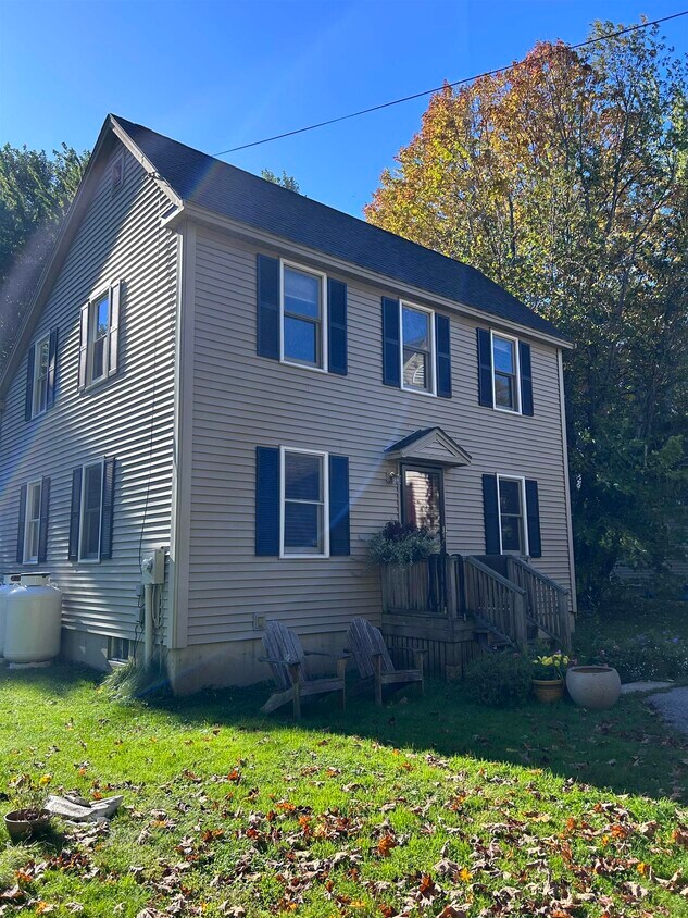 Primary Photo - 11-15 Bell Ave