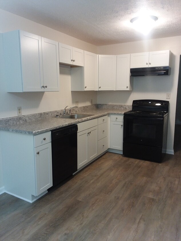 4933 Farmstead Ct NE, Woodstock, GA 30188 Townhome Rentals in