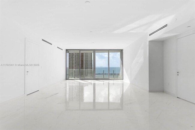 Building Photo - 300 Biscayne Blvd Way