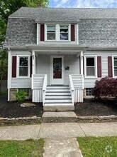 Building Photo - 133 Green St