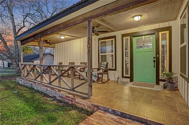 Foto del edificio - 203 Church Hill Ln