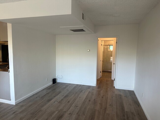 Foto del edificio - 1317 W 97th St