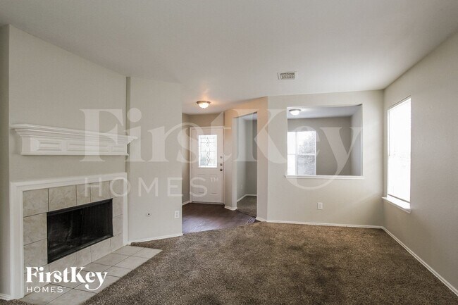 Foto del edificio - 8126 Liberty Point Ln