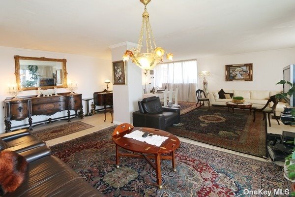 Foto del edificio - 253-11 58th Ave