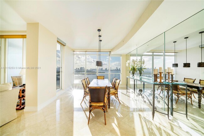 Building Photo - 1900 Sunset Harbour Dr