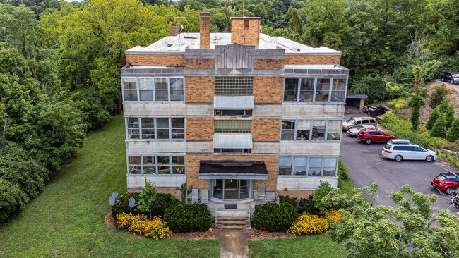 Foto del edificio - 4028 Ledgewood Dr