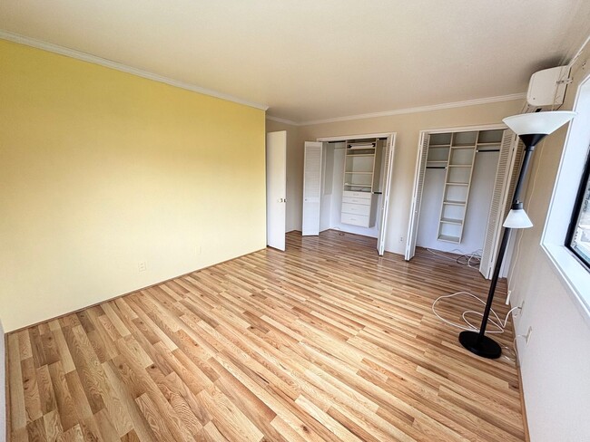 Building Photo - 2 Bedroom 1.5 Bathroom at Nuuanu Streamsid...