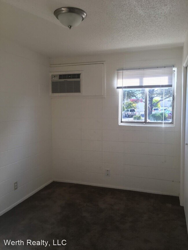 Foto del edificio - 5770 E 10th St