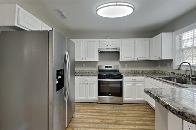 Foto del edificio - 5355 Windswept Trce