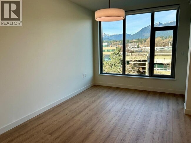 Building Photo - 755 Harbourside Dr