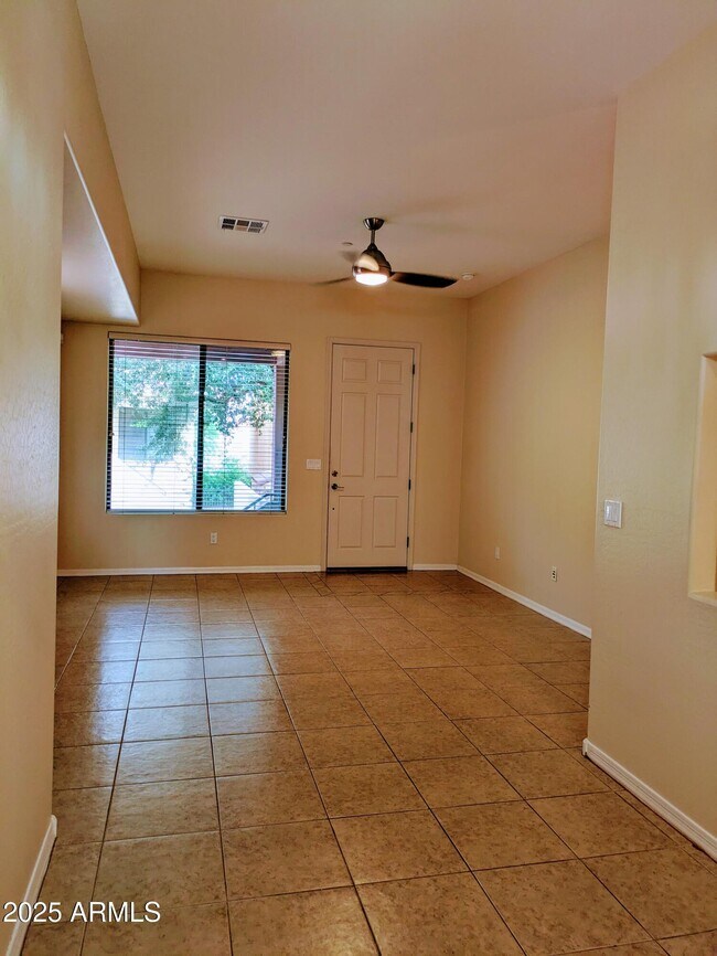 Foto del edificio - 9551 E Redfield Rd
