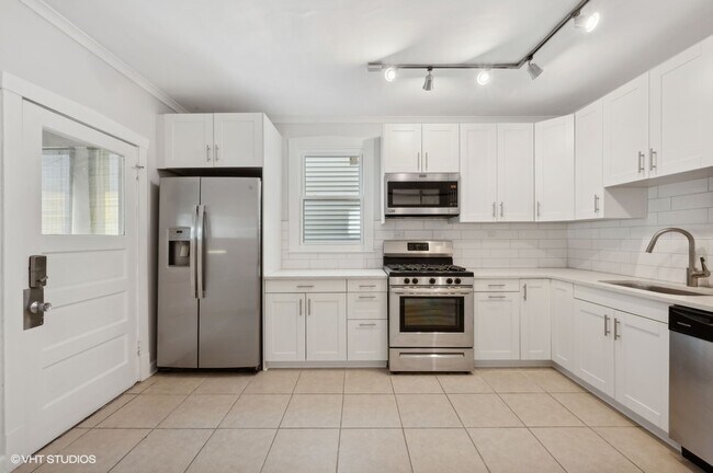 Foto del edificio - 2939 N Ashland Ave