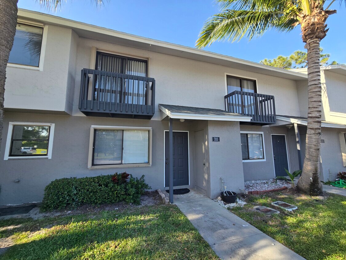 Primary Photo - 703 Riverside Dr