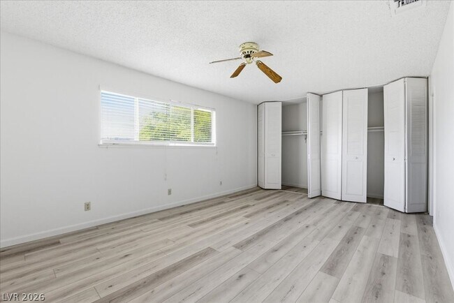 Foto del edificio - 210 Greenbriar Townhouse Way