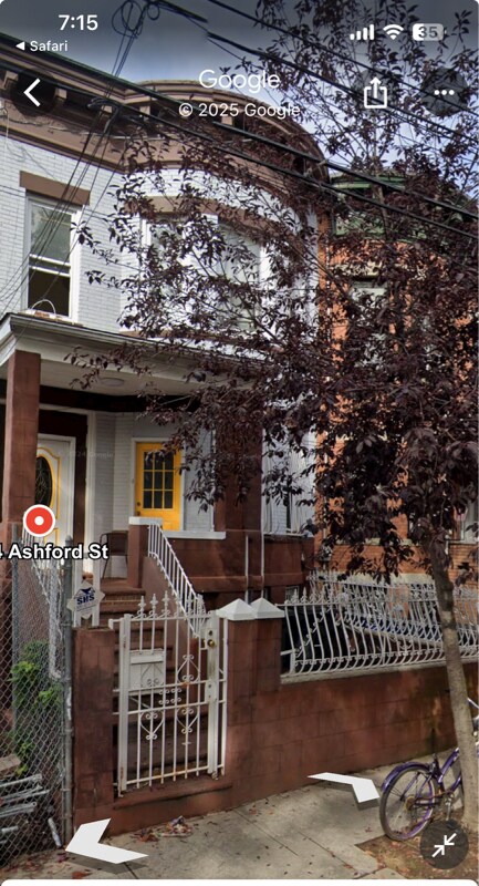 Foto principal - 564 Ashford St