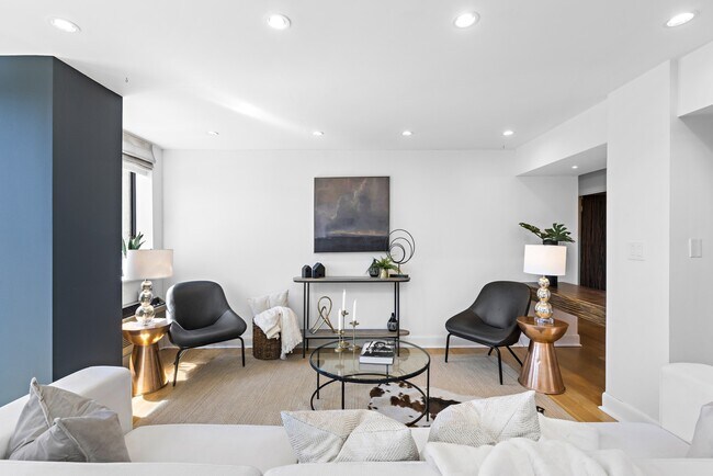 Building Photo - Downtown Duplex for Rent