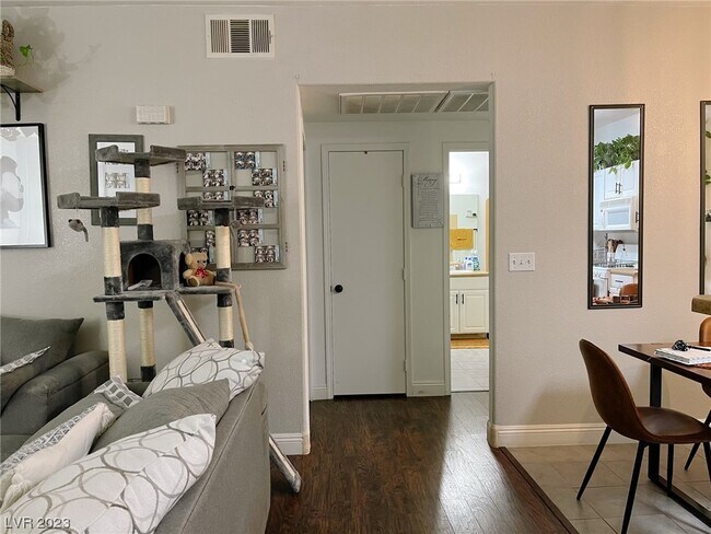 Building Photo - 8250 N Grand Canyon Dr