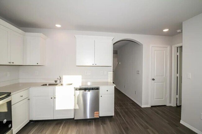 Foto del edificio - 2408 Rosewood Ln