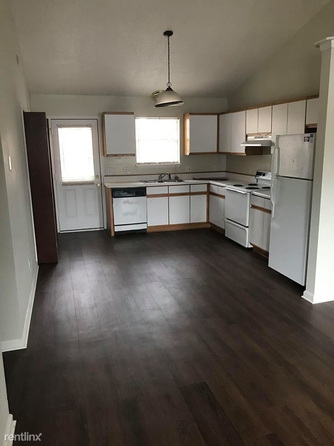 Building Photo - 2 br, 2 bath Duplex - Whitebridge Duplex