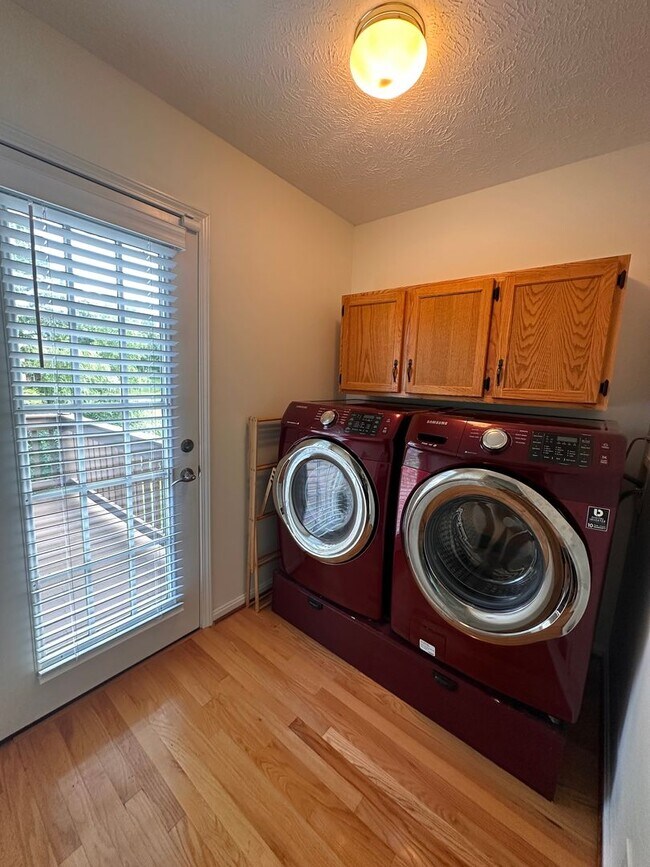 Building Photo - Brick Ranch Home for Rent in Saratoga Woods!
