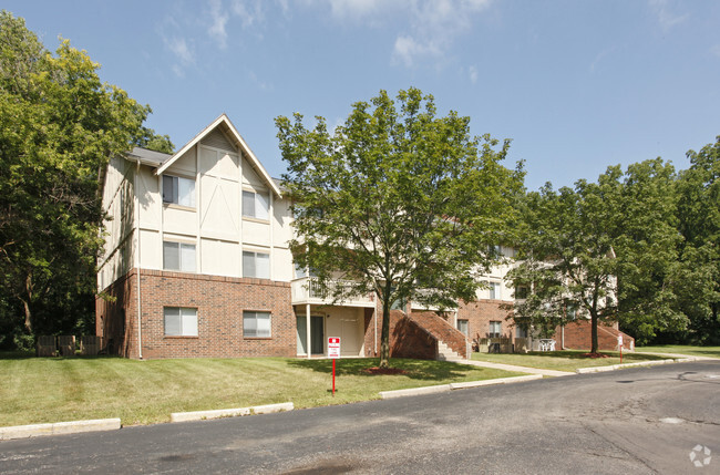 Woodbridge Manor Apartments - Lansing, MI | Apartments.com