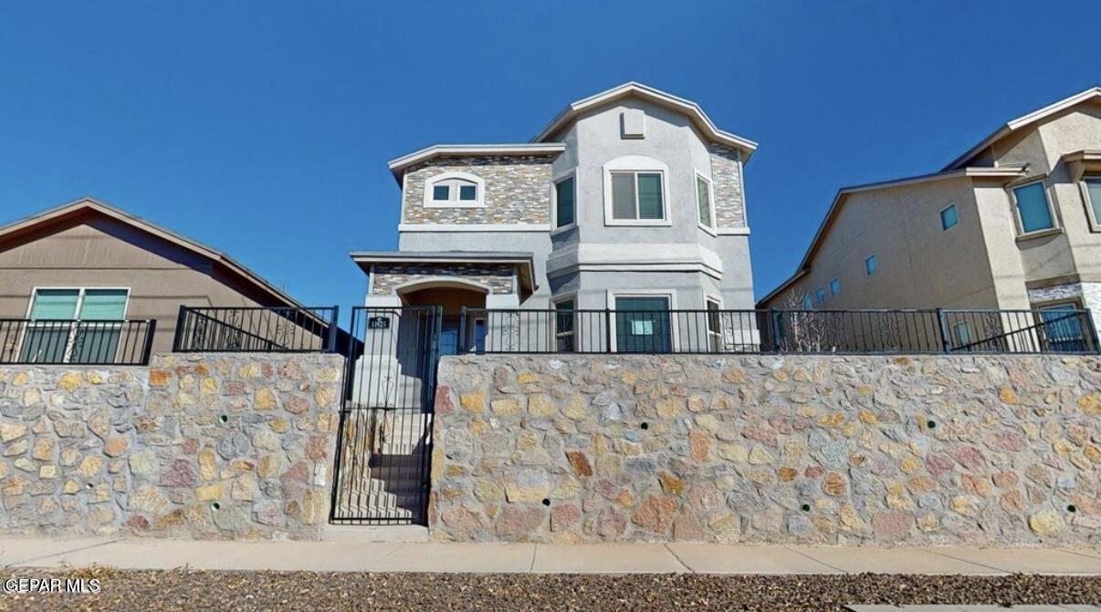 Foto principal - 14925 Pebble Hills Blvd