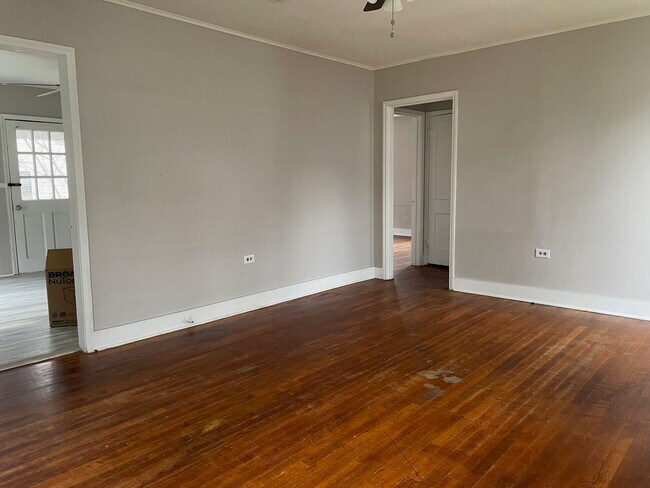 Sala de estar - 1101 Tillman Dr