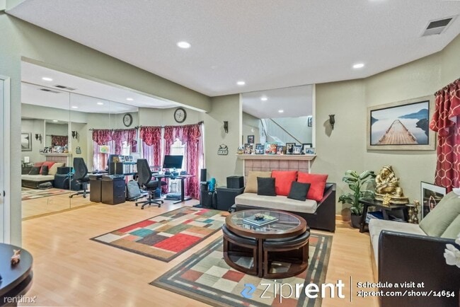 Building Photo - 3 br, 2.5 bath House - 6155 Potrero Drive,...