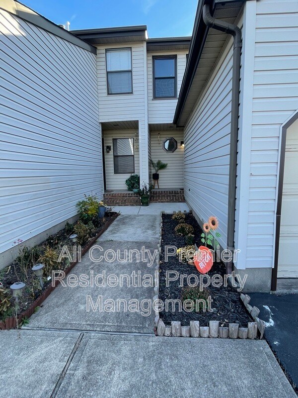 Foto principal - 503 Cypress Ct