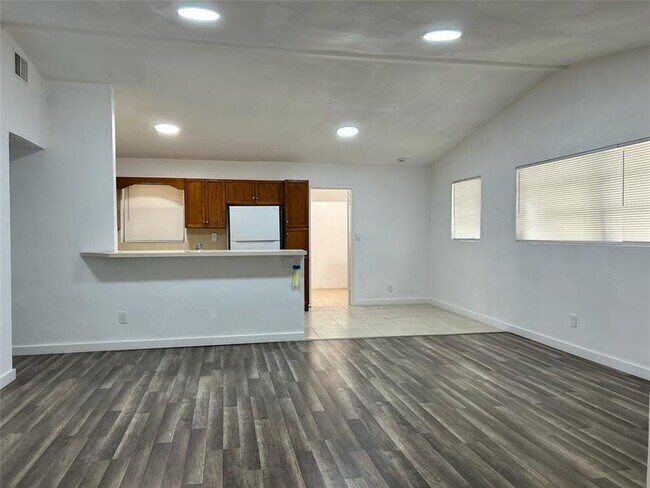Foto del edificio - 417 SW 25th Terrace