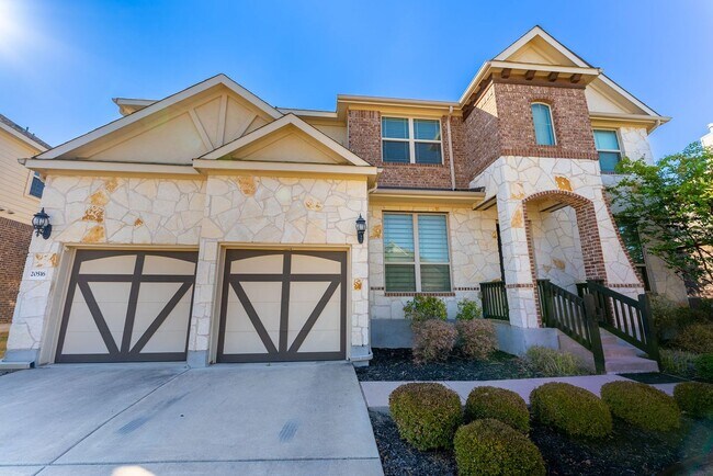 Building Photo - Stunning and Spacious 5/3.5 home in Pfluge...