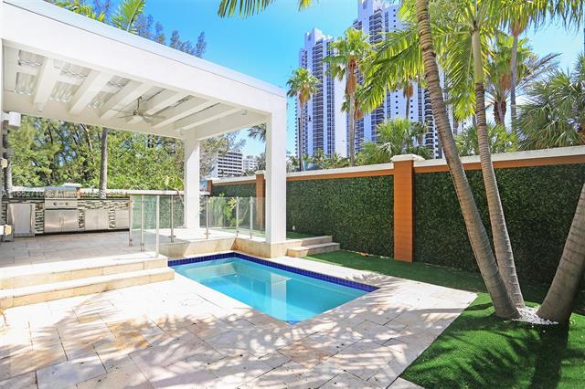 Foto principal - 19055 Atlantic Blvd