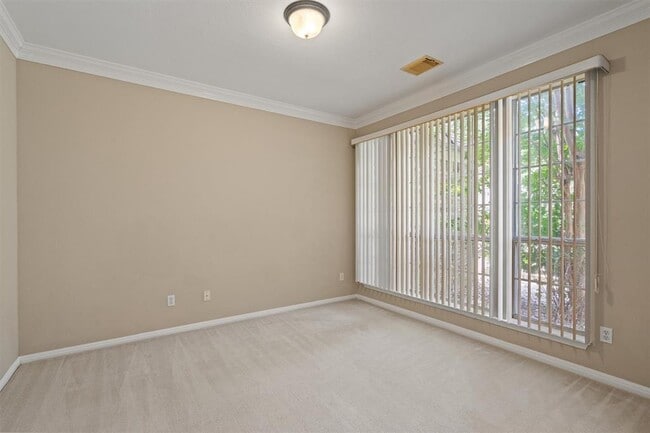 Building Photo - 9013 Sautelle Ln