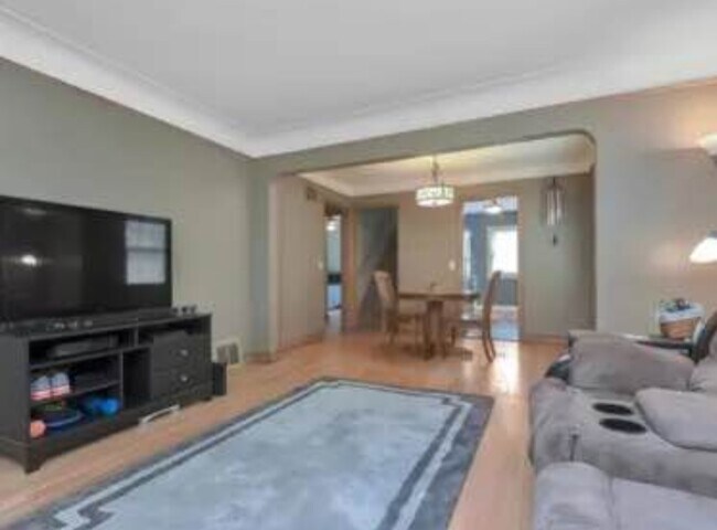 Foto del edificio - 3608 Noble Ave N