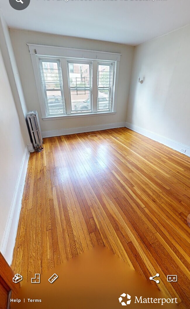 Foto del edificio - 145 Englewood Ave