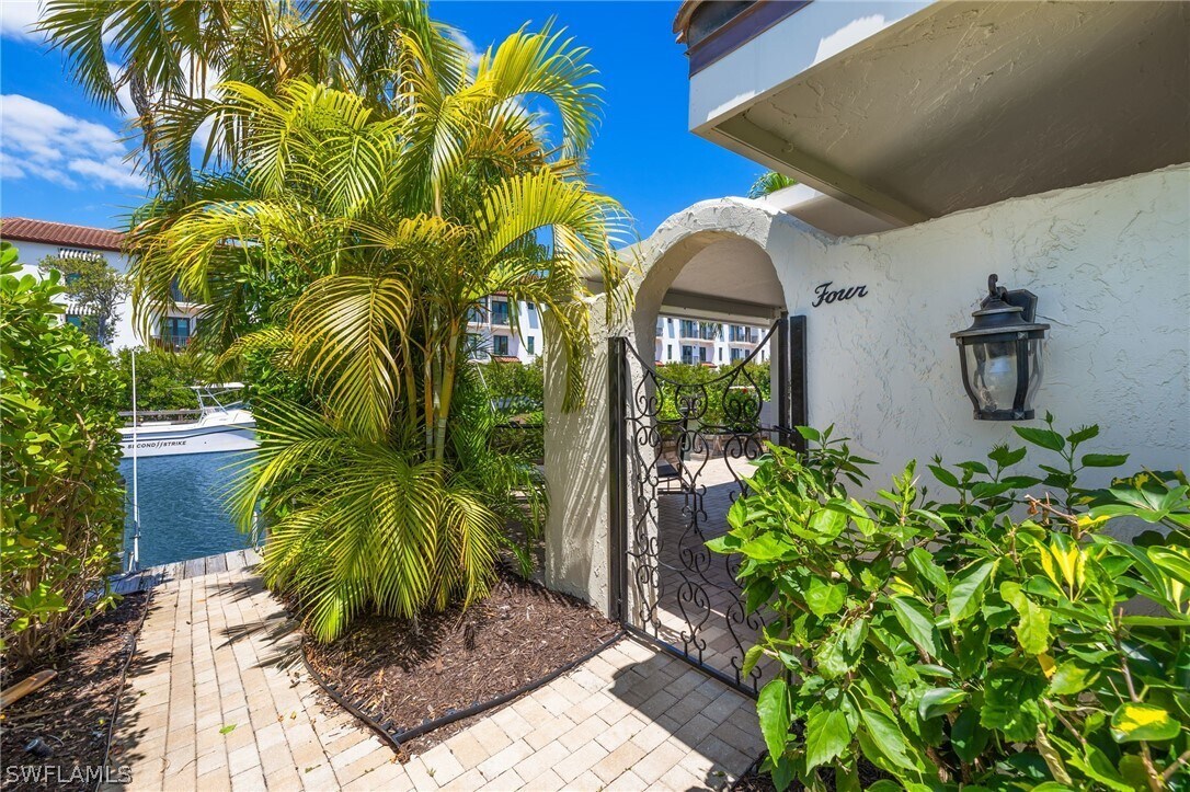 1455 Curlew Ave Unit 4, Naples, FL 34102 Condo for Rent in Naples, FL