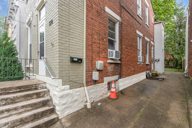 Foto del edificio - 728 Dalton St