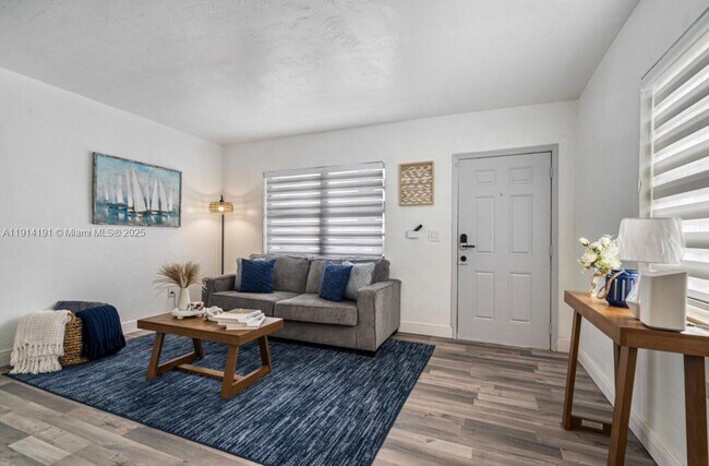 Foto del edificio - 1021 NW 37th Ave