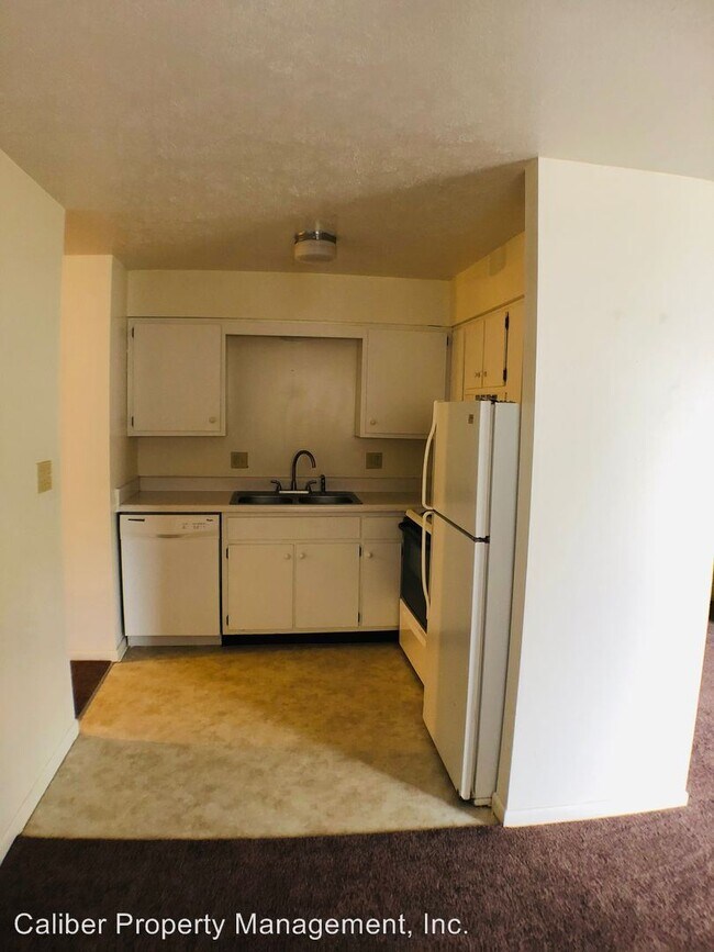 Foto del edificio - 2 br, 1 bath Apartment - 121 Canyon Pkwy
