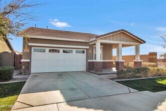 Building Photo - 7047 E Osage Ave