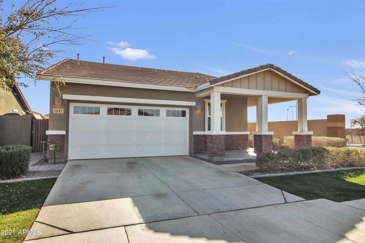 Primary Photo - 7047 E Osage Ave