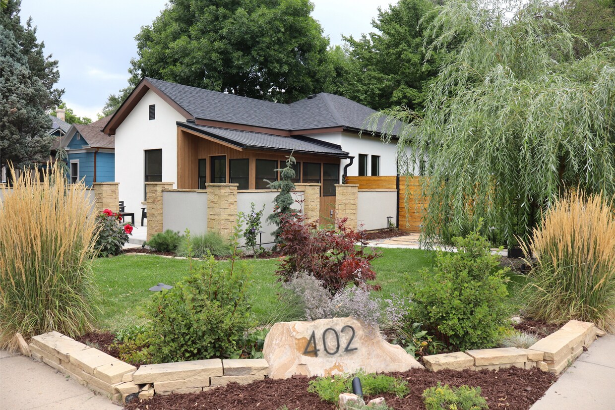 Foto principal - Fully Furnished Home In Great Location - Just Steps from Old Town