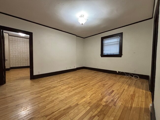 Building Photo - Apartment for Rent