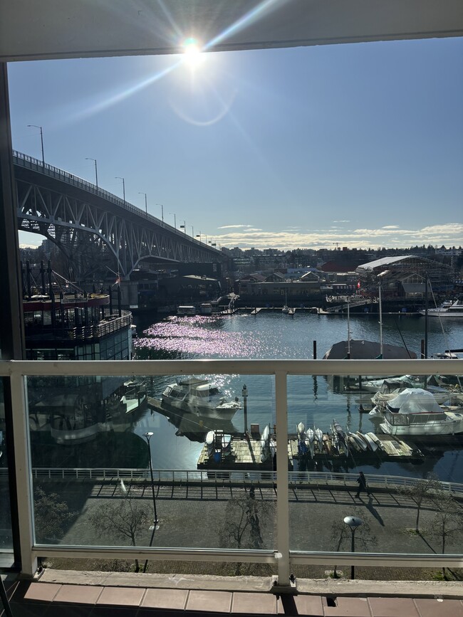 Building Photo - 1600 Howe St