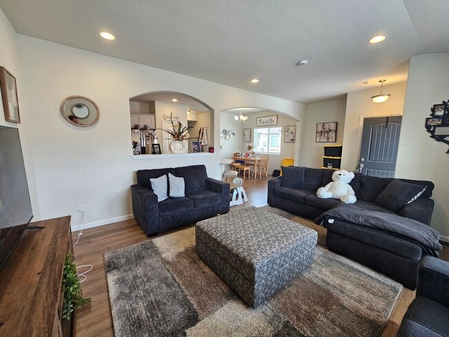 Foto del edificio - Like new!! 3-bedroom, 3-bathroom rental in Lorson Ranch community!