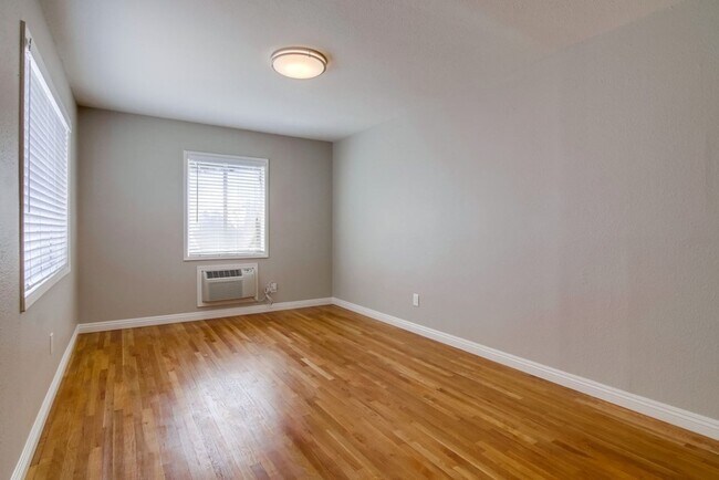 Building Photo - 152 Garrett Ave