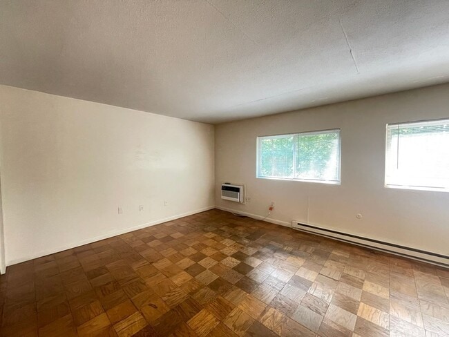 Building Photo - 128 Loudon Rd