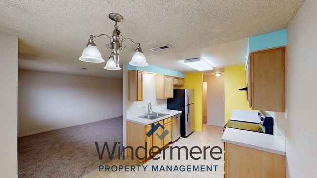 Building Photo - 1910 J St