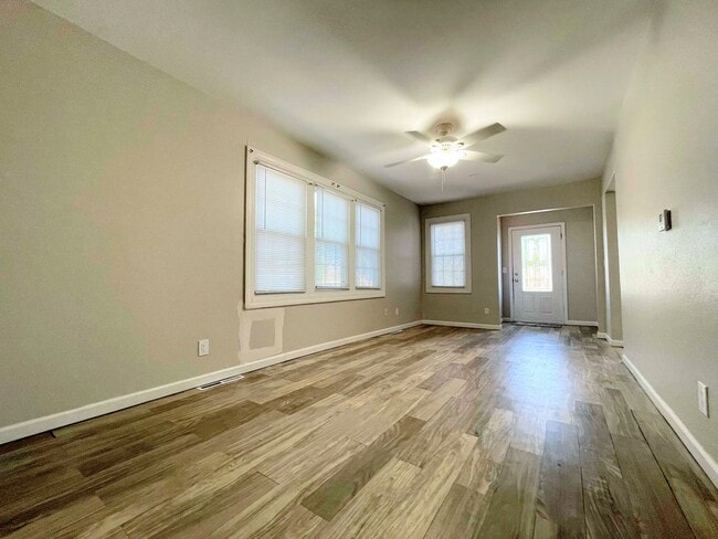 Building Photo - Nice 4 bedroom Home
