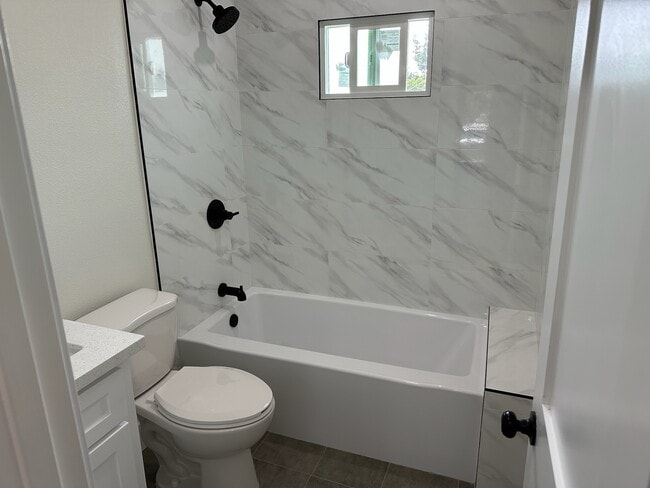 Foto del edificio - 1402 E 48th Pl